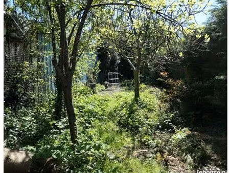 maison individuelle sans vis-a-vis  garage  cour  hangar & jardin