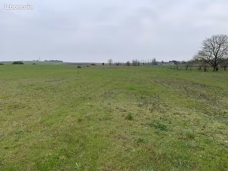 terrain 730 m² berneuil