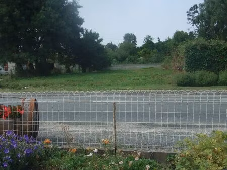 brie sous mortagne - terrain constructible 610 m2