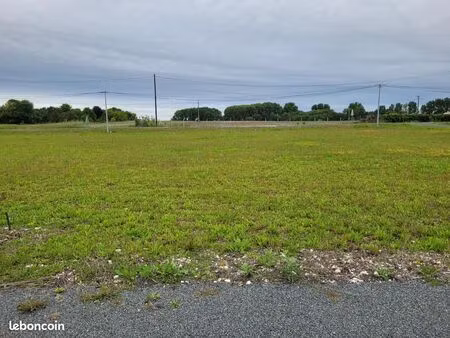 terrain 815 m² coulonges