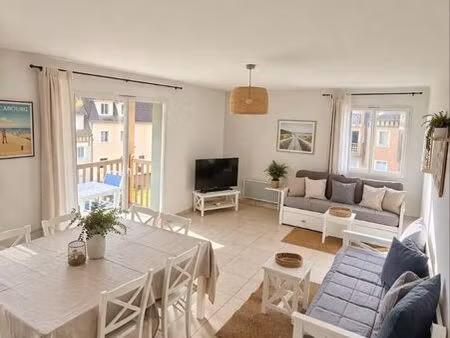 140m2 / 4 chambres / 10mn de deauville/ 2 balcons / exposition sud-ouest/ résidence avec p