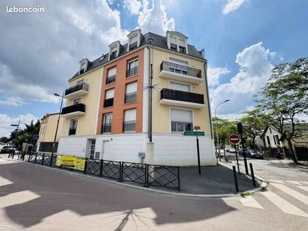 immeuble 60 pièces 500 m²
