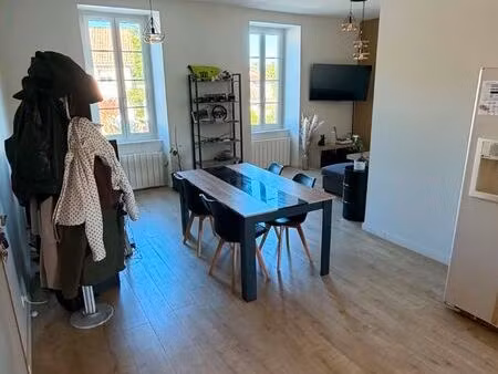 appartement t3 avec grande terrasse
