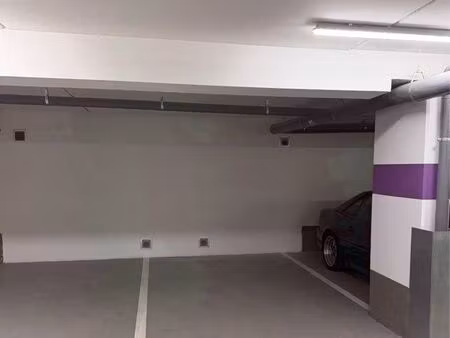 place(s) de parking sécurisée – courbevoie