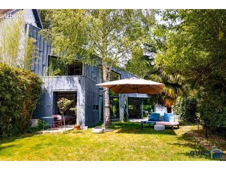 maison 7 pièces 230 m²
