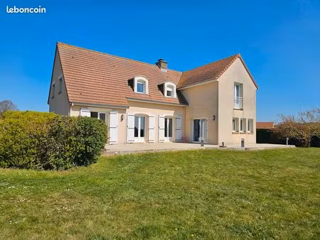 maison traditionnelle — 169 m² · 7 pièces · 1 200 m² de terrain
