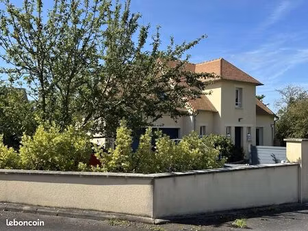 maison 5 pièces 136 m²
