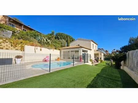 villa 5 pièces 161 m²
