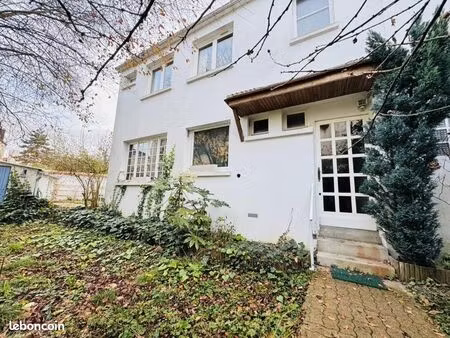 immeuble 11 pièces 253 m²