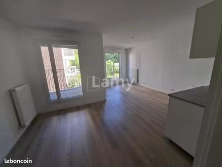 studio 1 pièce 32 m²