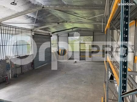 bureau 412 m²