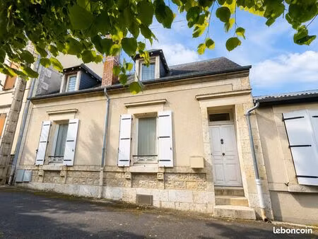 charmante maison 1930's avec cour arborée et stationnement