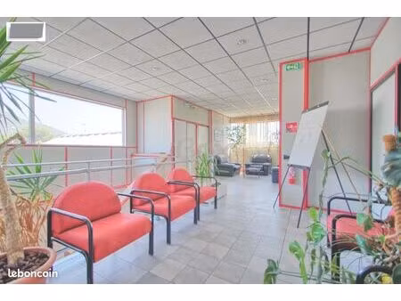 local 224 m²