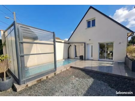maison recente avec piscine couverte & decouvrable a vendre