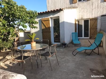 loue maison dans domaine viticole