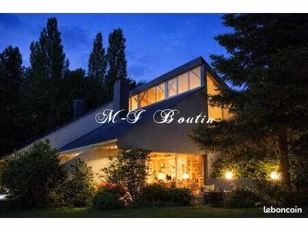 propriété 9 pièces 330 m²
