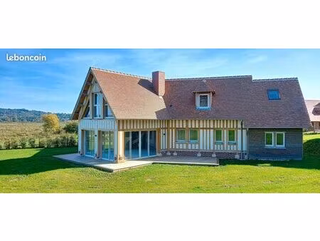 villa anglo-normande récente avec vue