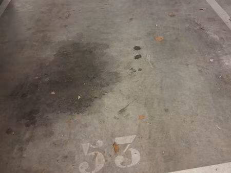 place de parking sous-terrain sécurisée