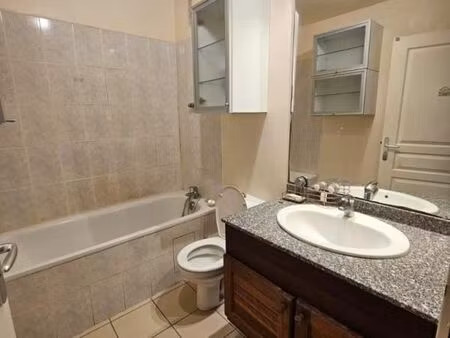 studio 1 pièce 28 m²