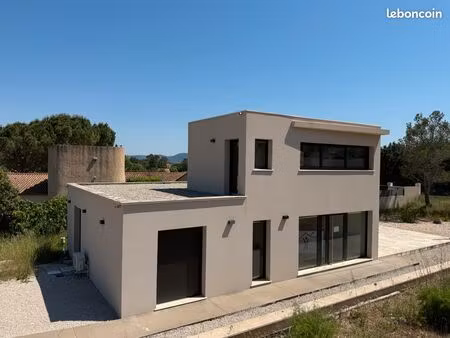 a louer local commercial 100 m2 terrain 2200m2 parking 30 places / bail 3 6 9