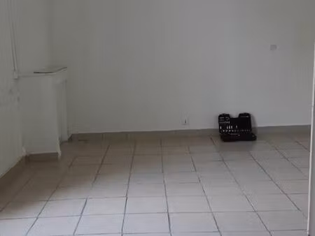 ruelle: appartement/maison de 53m2  au calme