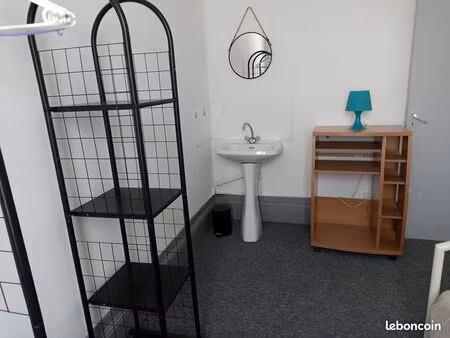 chambre meublée -studiio