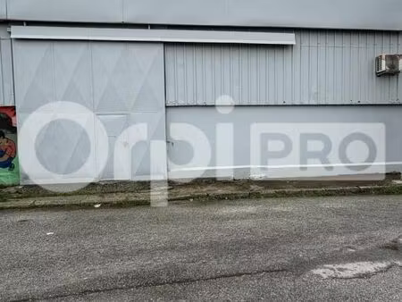 bureau 661 m²