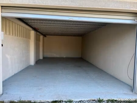 dépôt entrepôt garage local artisan 45 m2 za salernes