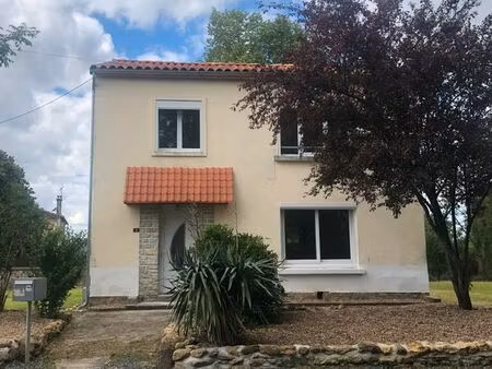 maison individuelle rénovée avec jardin au calme et ensoleillée