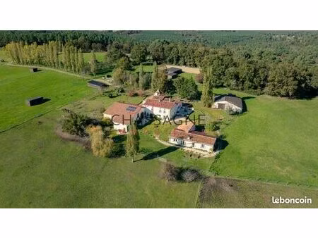 propriété 9 pièces 289 m²
