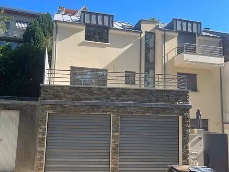 bien rare : maison de ville neuve de 4 pièces
