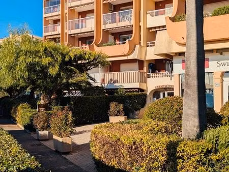 appr + terrasse 26m² - loc de sept à mai- fréjus plage en loyer tout compris- direct parti