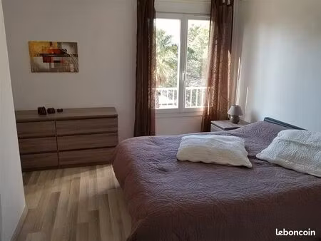 lumineux t3 libre au 20 octobre. 59m2  2 chambres. climatisation. fibre internet. local vé