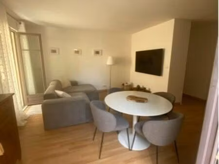 location t2 48m2 lorgues avec terrasse