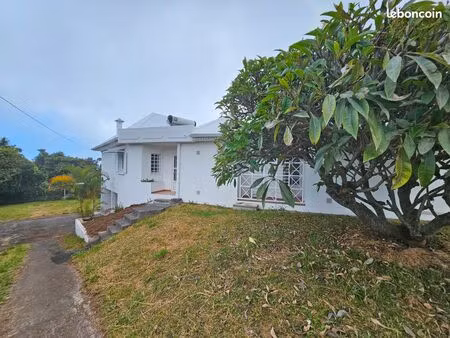 grande villa f4 sur 1258 m² de terrain au tampon