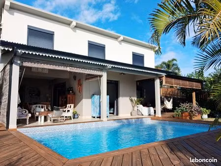 nouveau élégante villa au calme 5 chambres 156 m² - piscine chauffée et vue mer