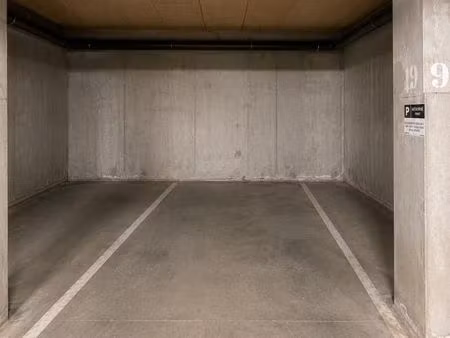 parking 13 m² le pradet