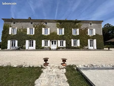 chateau 13 pièces 351 m²