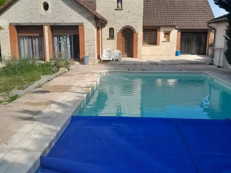 maison avec piscine  chalet et garages