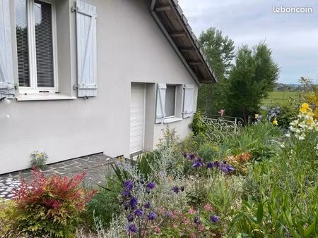 maison sur 1200m2 en corrèze. proche du haras de pompadour  son château  son casino(jeux)