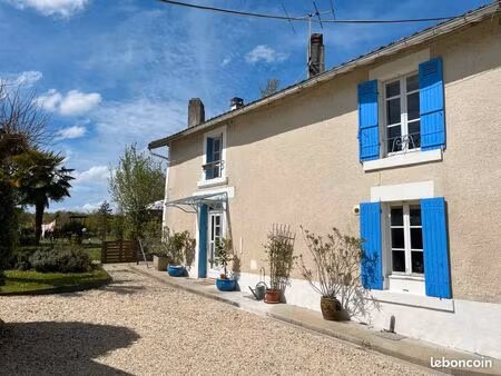 maison t5 avec gîte et piscine à vendre à bonnes 16390
