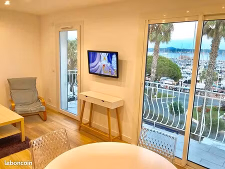 t2 terrasse balcon vue port bandol