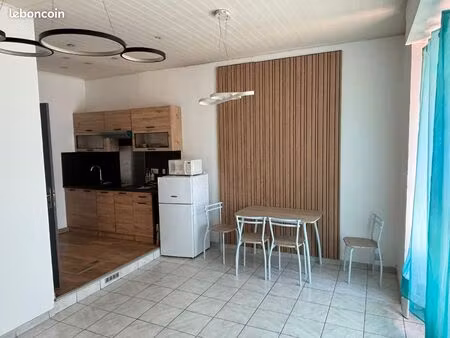 charmant t2 36m2 toulon  location annuelle
