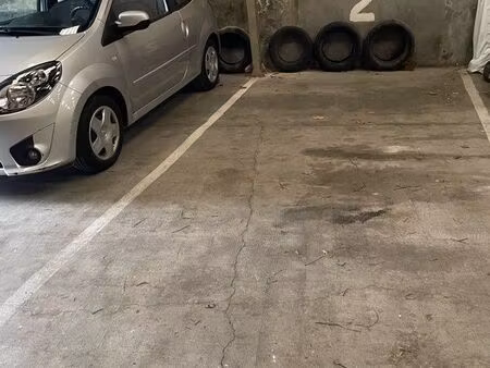 place de garage voitures dans jarnac