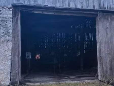location hangar