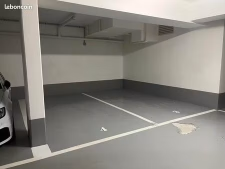 location parking puteaux