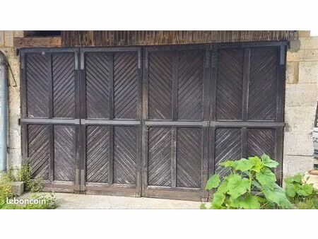 garage 22 m² dans une cour sécurisée