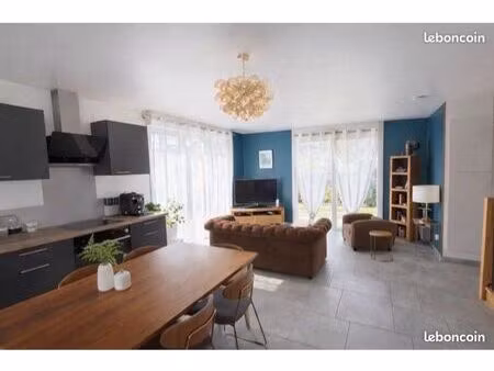 maison récente 3 chambres avec double garage et jardin – colombelles