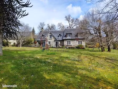 maison 7 pièces 196 m²