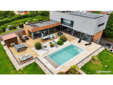 maison 6 pièces 224 m²